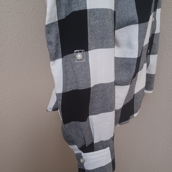 NWT Tommy Hilfiger Plaid Button Down Women's size Small - Picture 4 of 11